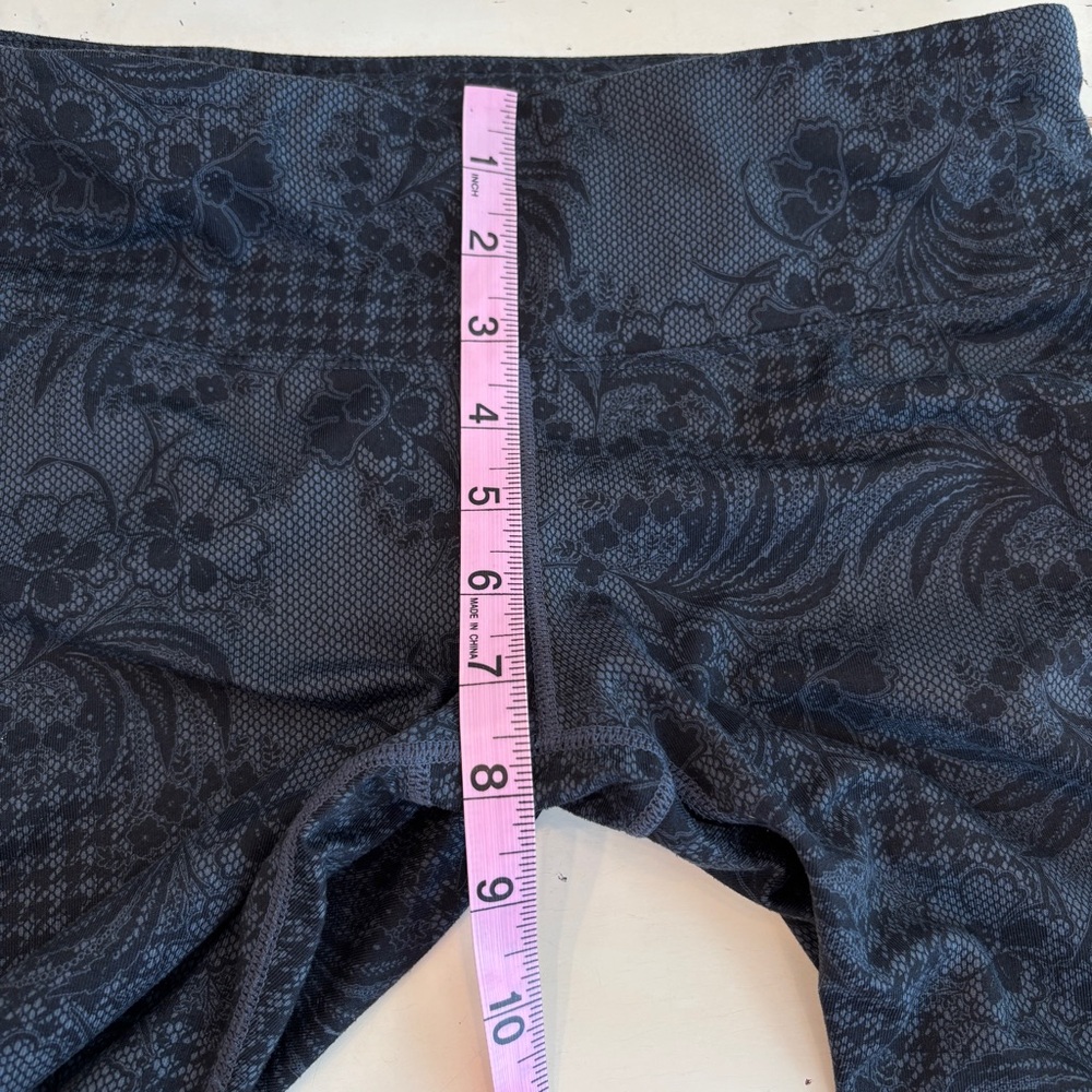 Athleta Floral Capri Leggings Women’s Small - Picture 6 of 9